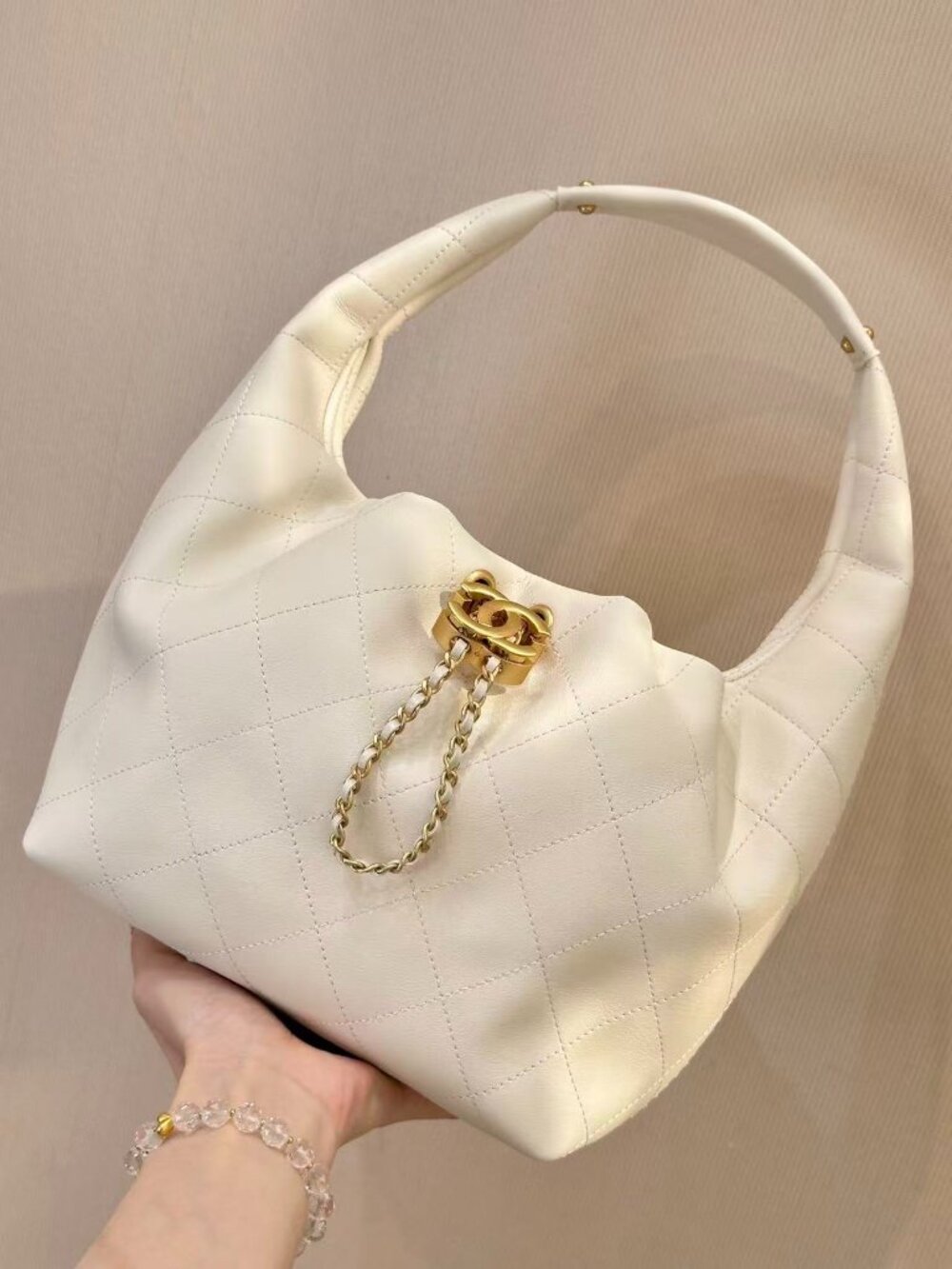 Classic CHANEL Bag: A Stylish and Versatile Choice for Elegance